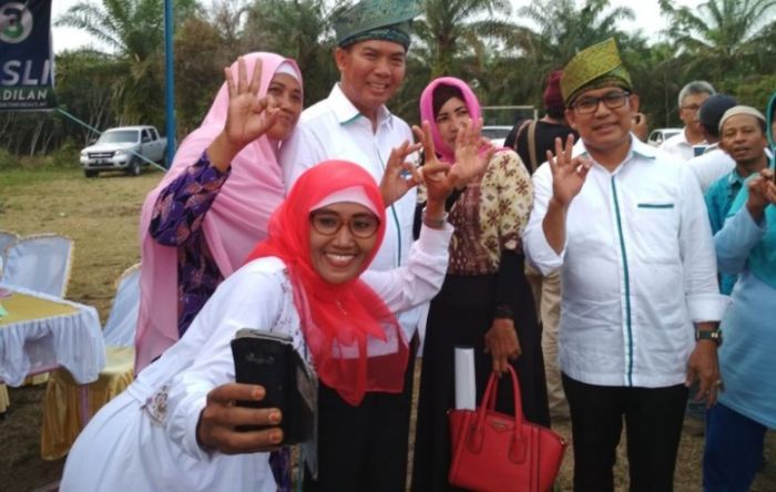 Kelompok Rebana Kepincut Firdaus-Rusli, Ibu-ibu Berebut Selfie