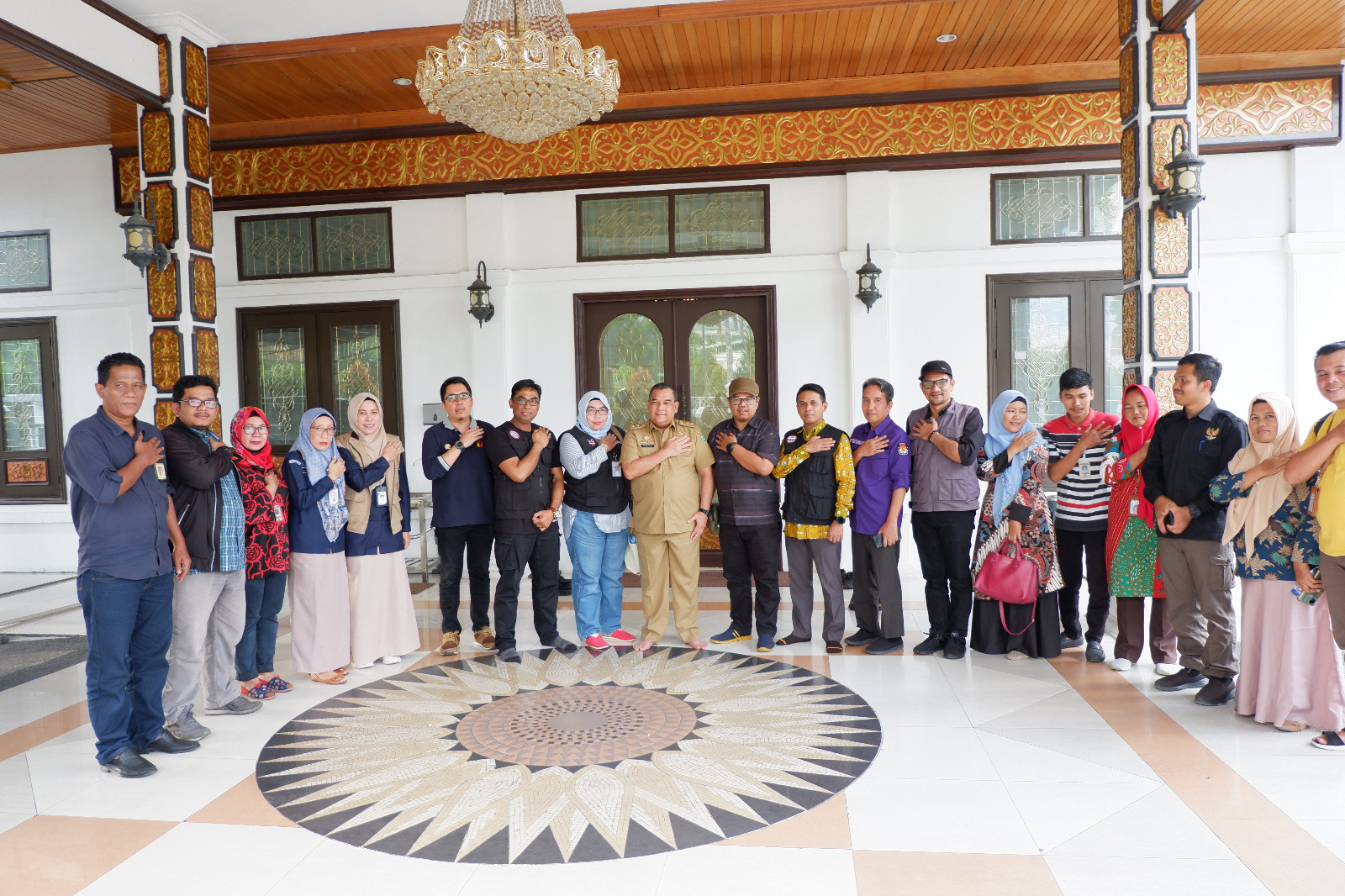 Hari Ketiga, KPU Coklit Gubernur Riau dan Pejabat Daerah