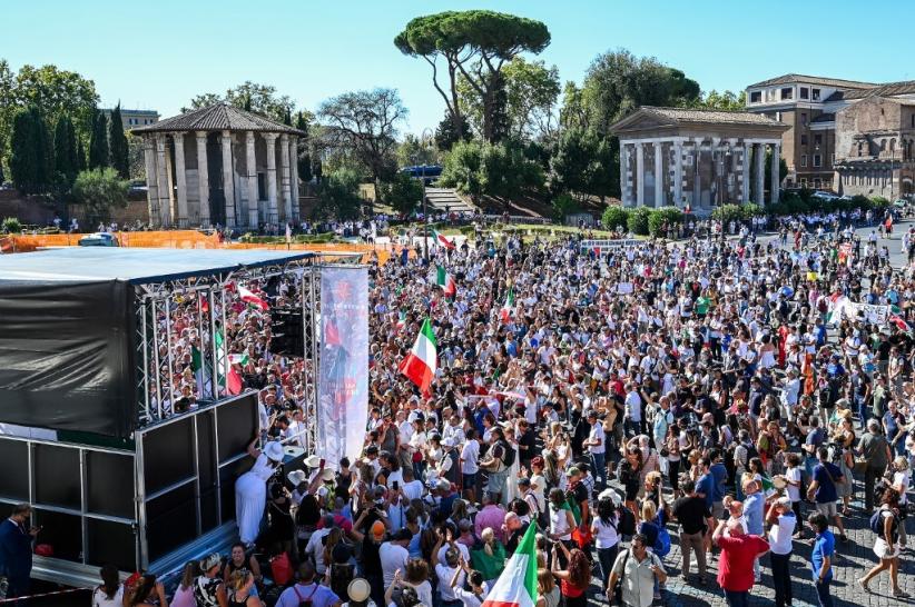 Ribuan Orang Italia Demo Anti-Masker, Sebut Covid-19 Konspirasi Global