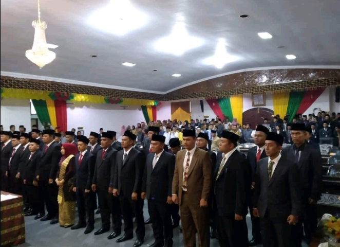 Enam Pejabat Sekwan Mundur, DPRD Kuansing Dinilai Tidak Paham Teori Trias Politica