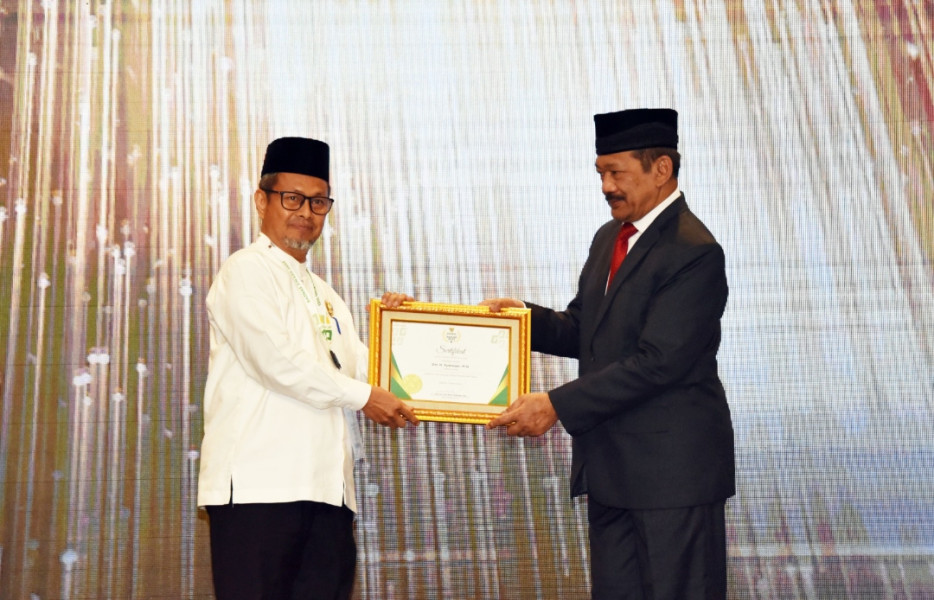 Baznas Award 2023, Syamsuar Terima Penghargaan Gubernur Pendukung Utama Pengelolaan Zakat