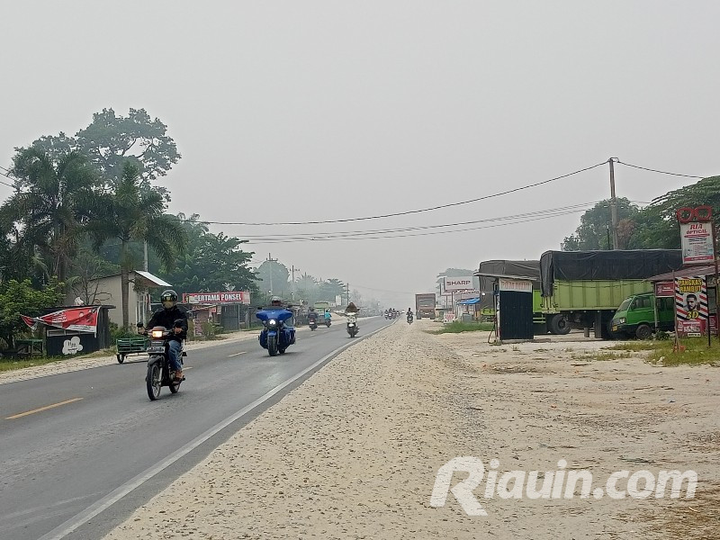 Pekanbaru Dikepung Asap, Jarak Pandang 500 Meter