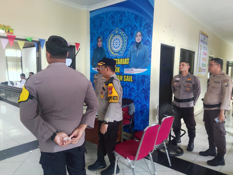 Wakapolresta Pekanbaru Pantau Pleno Rekapitulasi Suara di PPK Sail