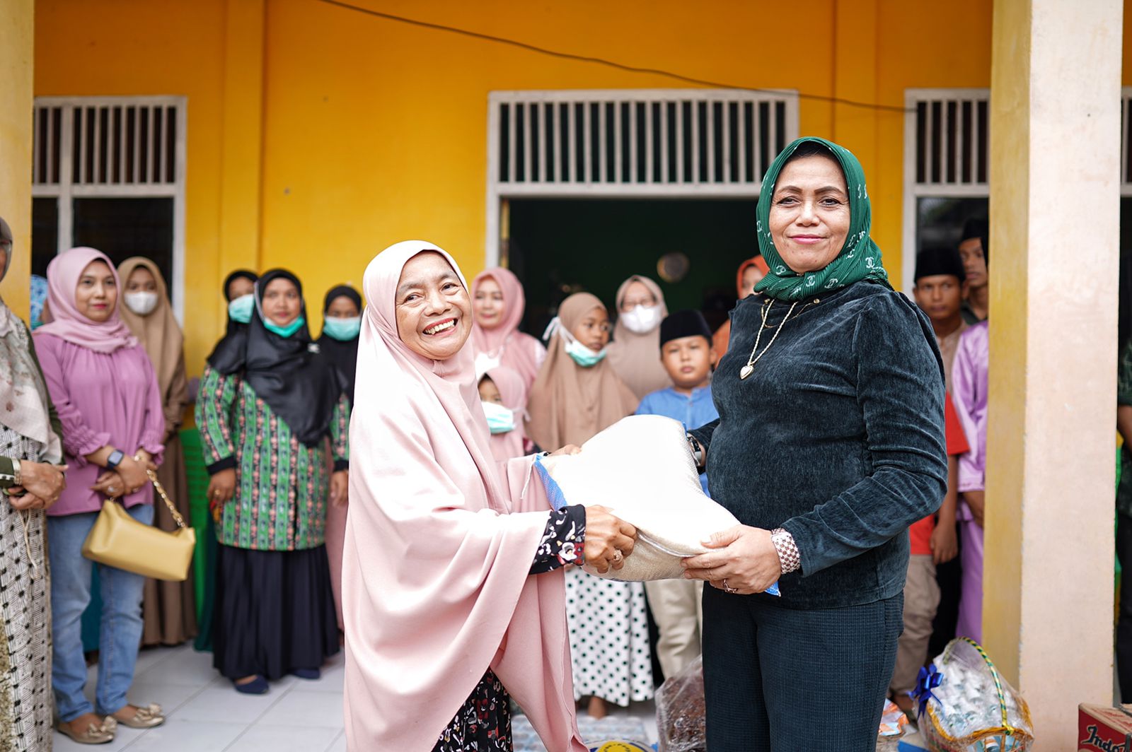 Jadi Ayah Bunda Yatim Buat Istri Gubernur Riau Rajin Isi Liburan ke Panti Aushan