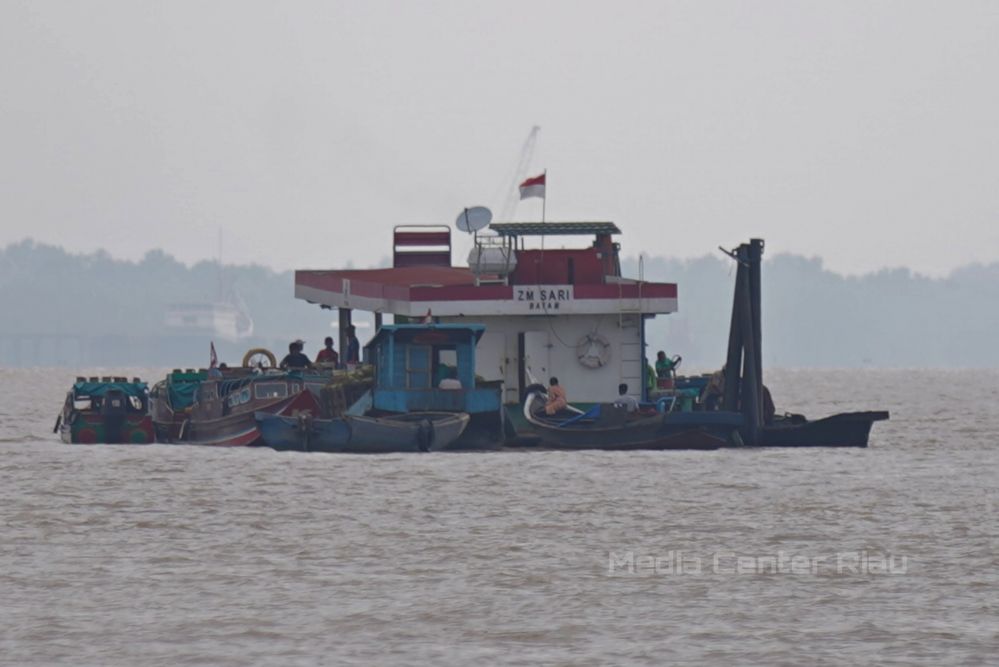 Ratusan Nelayan di Dumai Kekurangan Stok BBM Subsidi
