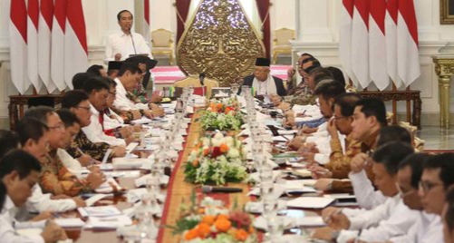 Jokowi Dikabarkan Rombak Kabinet: Sandiaga Menparekraf, Menkes Terawan Dicopot