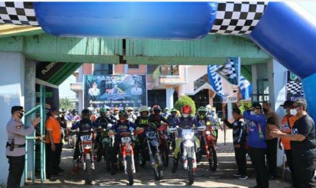 Dilepas Wabup Rohul, Rider JRR Lanjutkan Perjalanan Setelah Berkunjung ke Wisata Air Panas