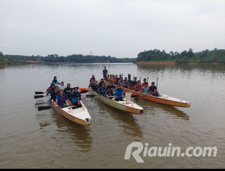 Targetkan Juara Umum Pada Porprov Riau 2022, Yuk, Intip Jadwal Latihan Atlit Dayung Kuansing