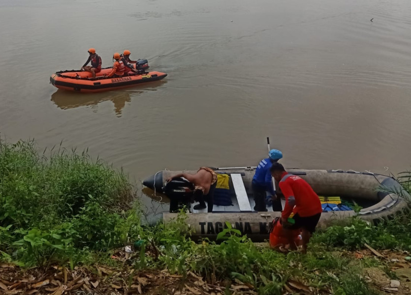 Tim SAR Lanjutkan Pencarian Mahasiswa Tenggelam di Sungai Kampar