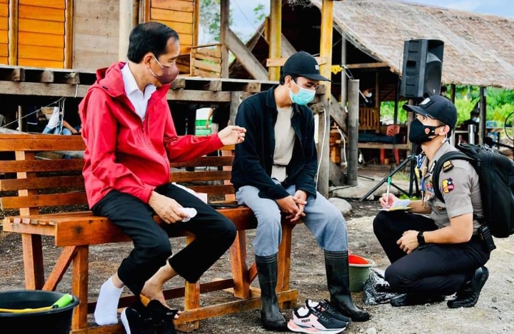 Bertemu Presiden, Pemuda Kampung Asal Bengkalis Sampaikan Ini ke Jokowi
