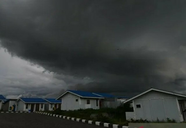 Waspada, Hujan Disertai Petir dan Angin Kencang Masih Berpotensi Terjadi di Jambi