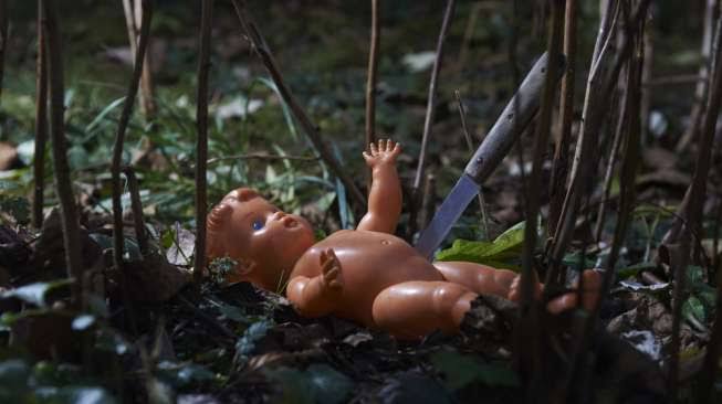 Di Batam, Ada Bayi Perempuan Masih dengan Ari-ari Dibuang di Semak Belukar
