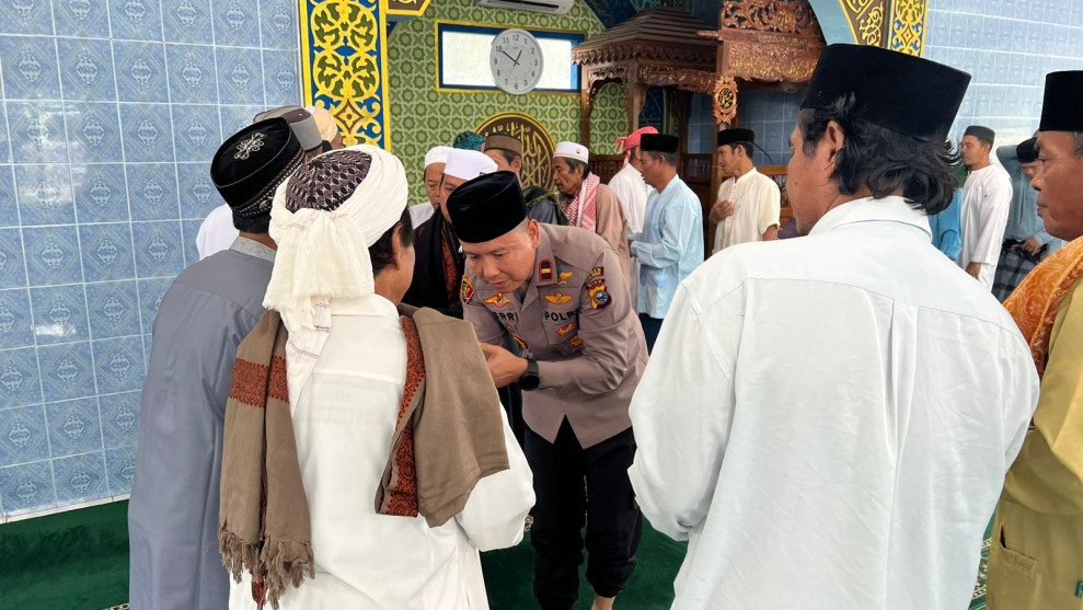 Cooling System Bersama Tokoh Agama, Polsek Kerumutan Gelar Safari Jumat Harmoni