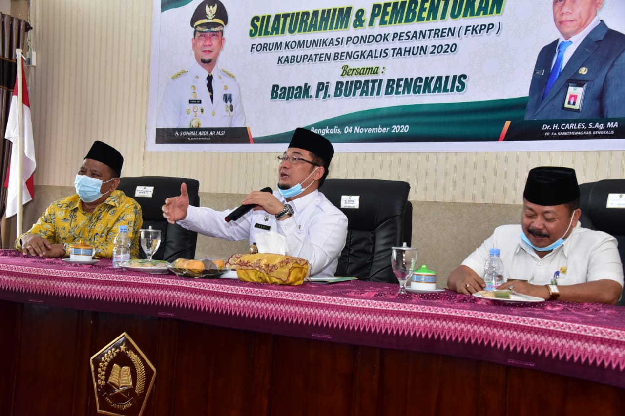 Pj Bupati Bengkalis Resmikan Forum Komunikasi Pondok Pesantren