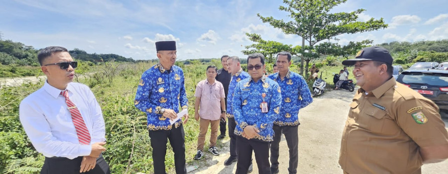 Pjs Bupati Kuansing Tinjau Jembatan Ambruk di Desa Muaro Sentajo