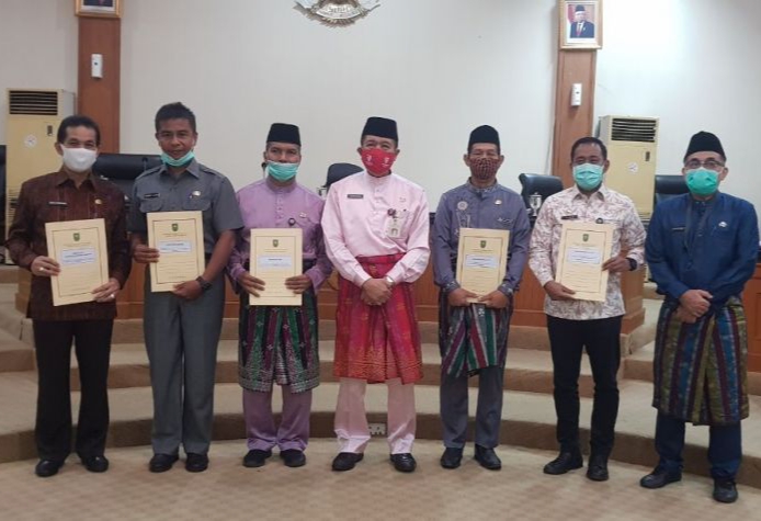 Pemprov Riau Serahkan Permendagri Tentang Batas Daerah di 5 Kabupaten