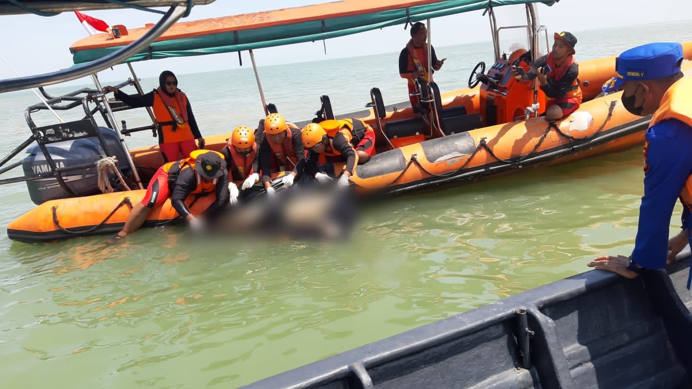 Dua Hari Hilang, Acen Ditemukan Mengambang di Perairan Pulau Beting