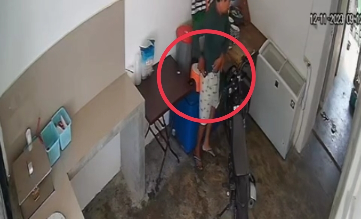 Aksi Pencurian HP di Warung Bakso Terekam CCTV, Pelaku Sempat Tikam Warga