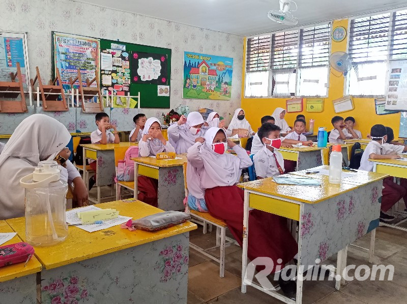 Kualitas Udara Mulai Tak Sehat, Pelajar  SD di Pekanbaru Dianjurkan Pakai Masker