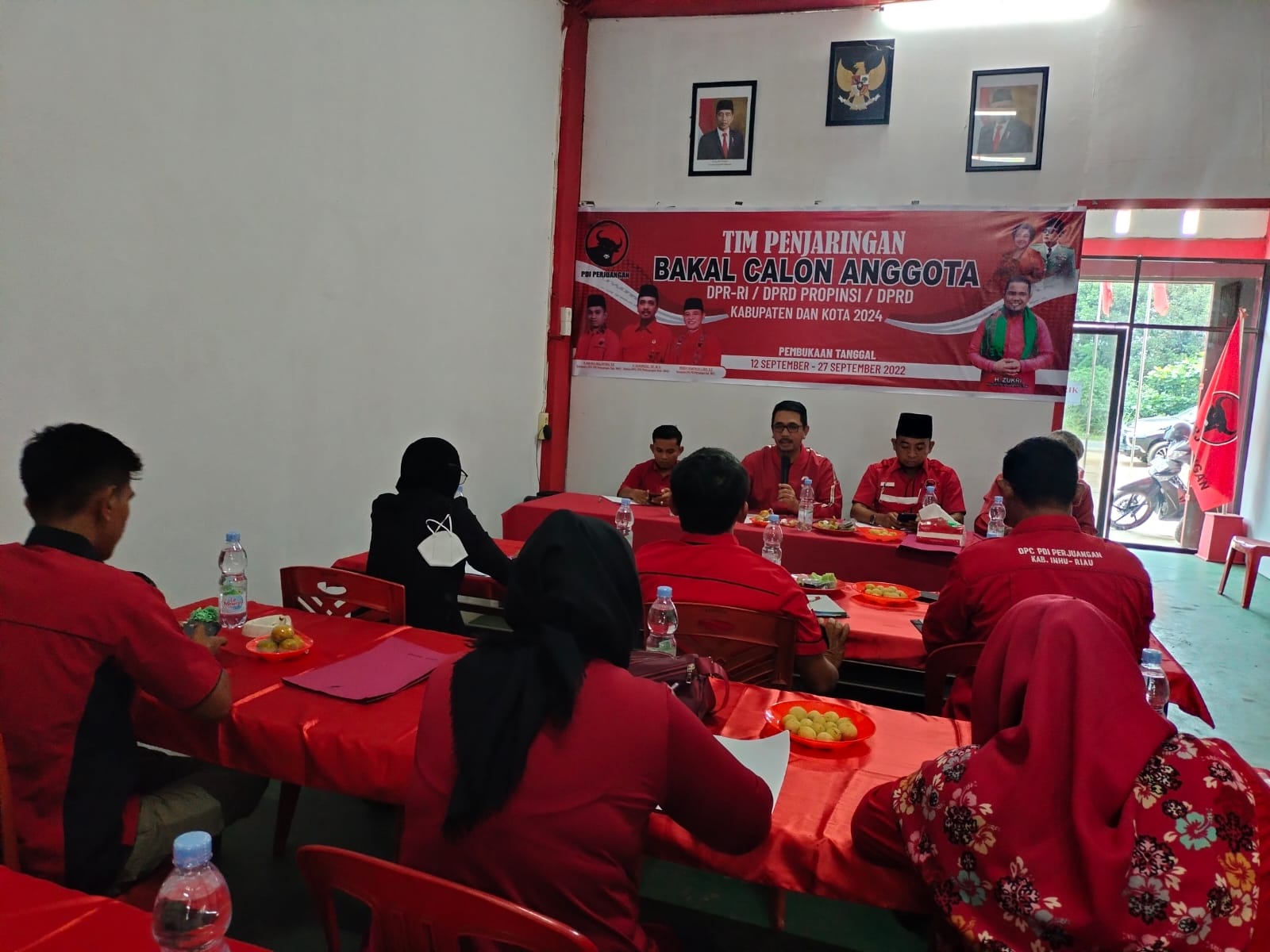 Ambil Formulir Caleg PDIP Inhu, Khairizal dan Halason Sinaga Maju Ke DPRD Riau