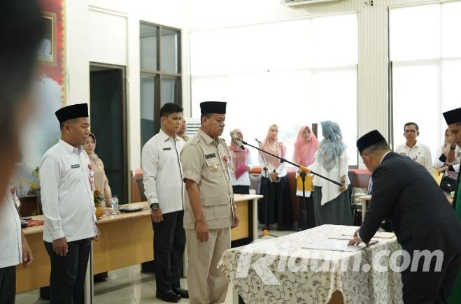 Masrul Hakim Resmi Dilantik Jadi Kepala BKPP Kuansing