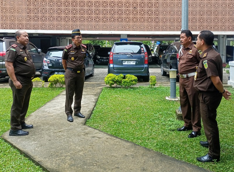 Kajati Riau Akmal Abbas Tinjau Ruang Media Center, Ini Kesannya