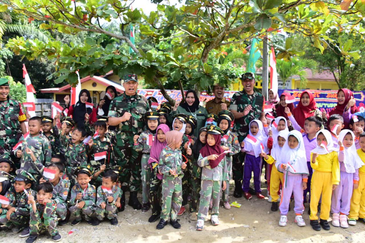 Kasmarni Beri Apresiasi TNI 0303 Bengkalis di Penutupan TMMD Ke-113 Tahun 2022