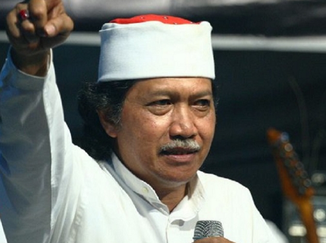 6 Laskar FPI Tewas Ditembak, Cak Nun Sarankan Jokowi-Habib Rizieq Dialog 4 Mata