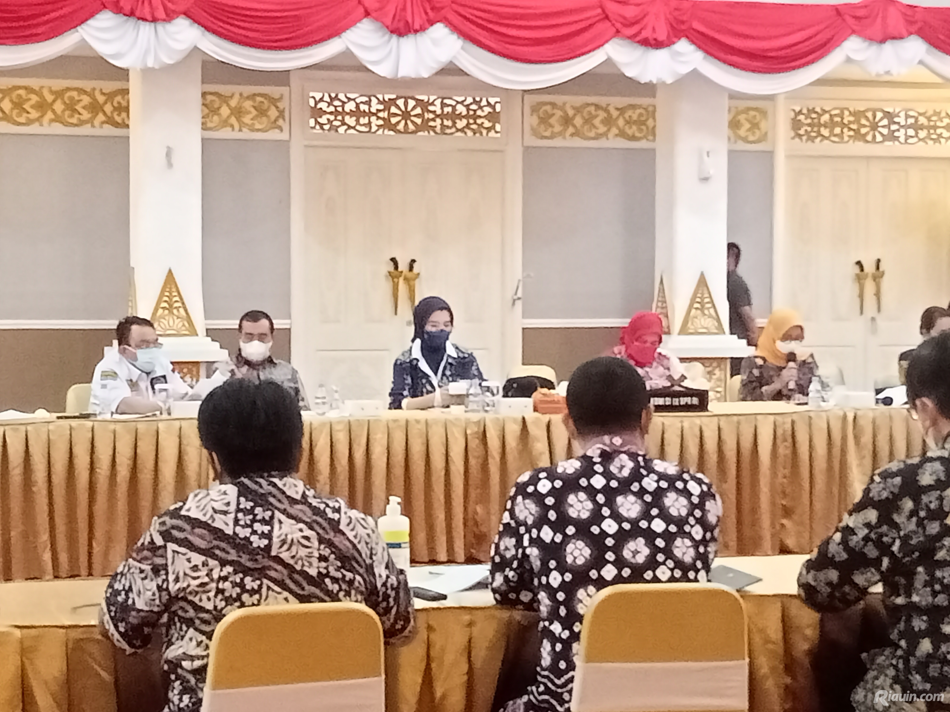 Anggota Komisi IX DPR RI Pertanyakan 113 Vial Vaksin yang Masih Tersisa pada Diskes Riau