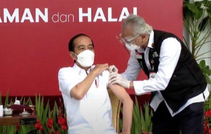 Perdana Disuntik Vaksin Covid-19, Jokowi: Enggak Berasa Sama Sekali
