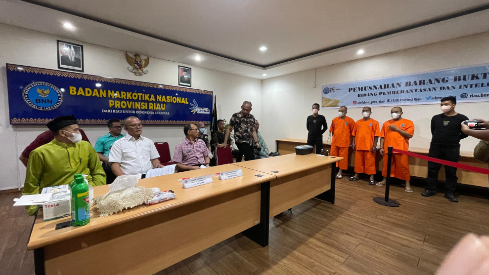 Jadi Pengedar Narkoba, Pecatan Polisi Dibekuk BNNP Riau