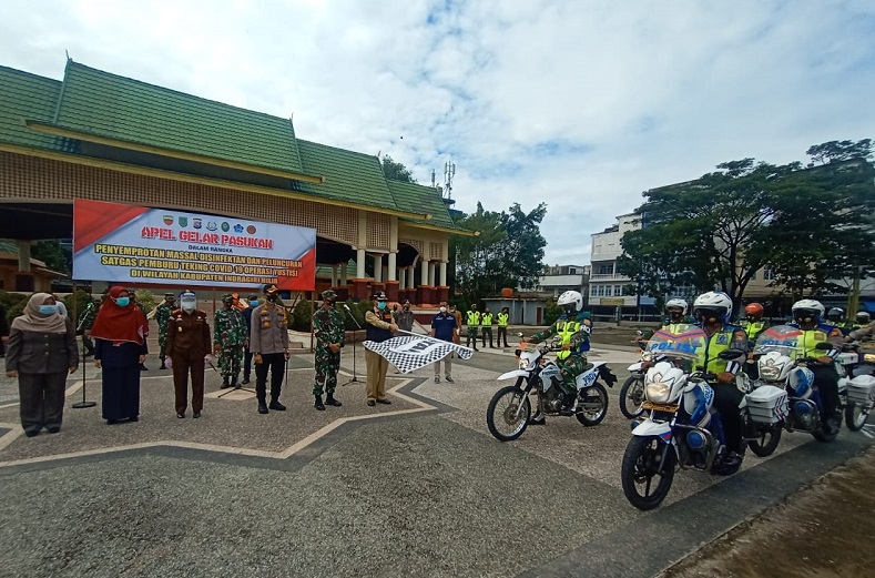 Hambat Penyebaran Covid-19, Satgas Inhil Semprot Desinfektan dan Luncurkan Satgas Pemburu Teking