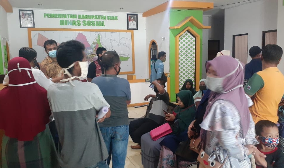 Tak Terima Bansos Covid-19, Puluhan Warga Benteng Hulu Datangi Kantor Dinas Sosial Siak