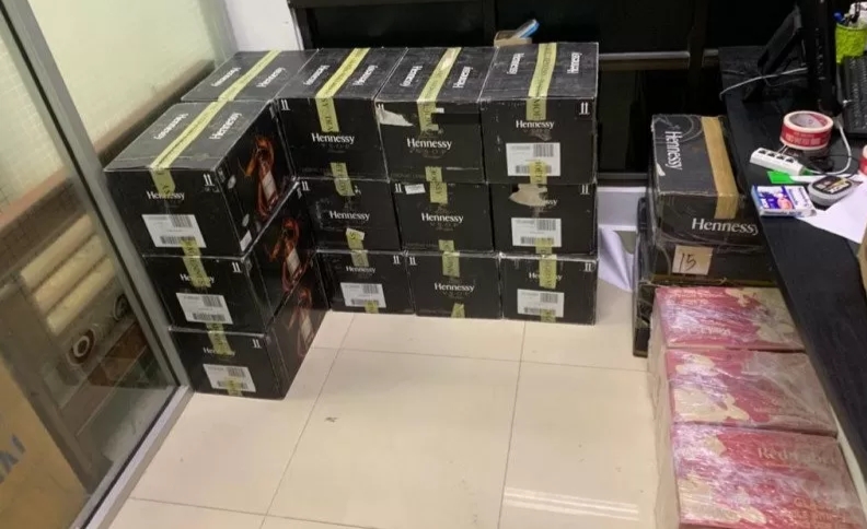 Ratusan Botol Miras Ilegal Asal Malaysia Digagalkan BC Dumai, 3 Pelaku Diamankan