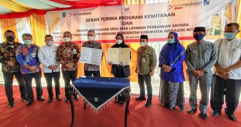 Bank Riau Kepri Serahkan Bantuan Kemitraan Kepada Pemkab Inhu