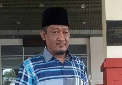 Tinjau Lokasi Tanah Longsor, Bupati Inhil Serahkan Bansos pada Para Korban