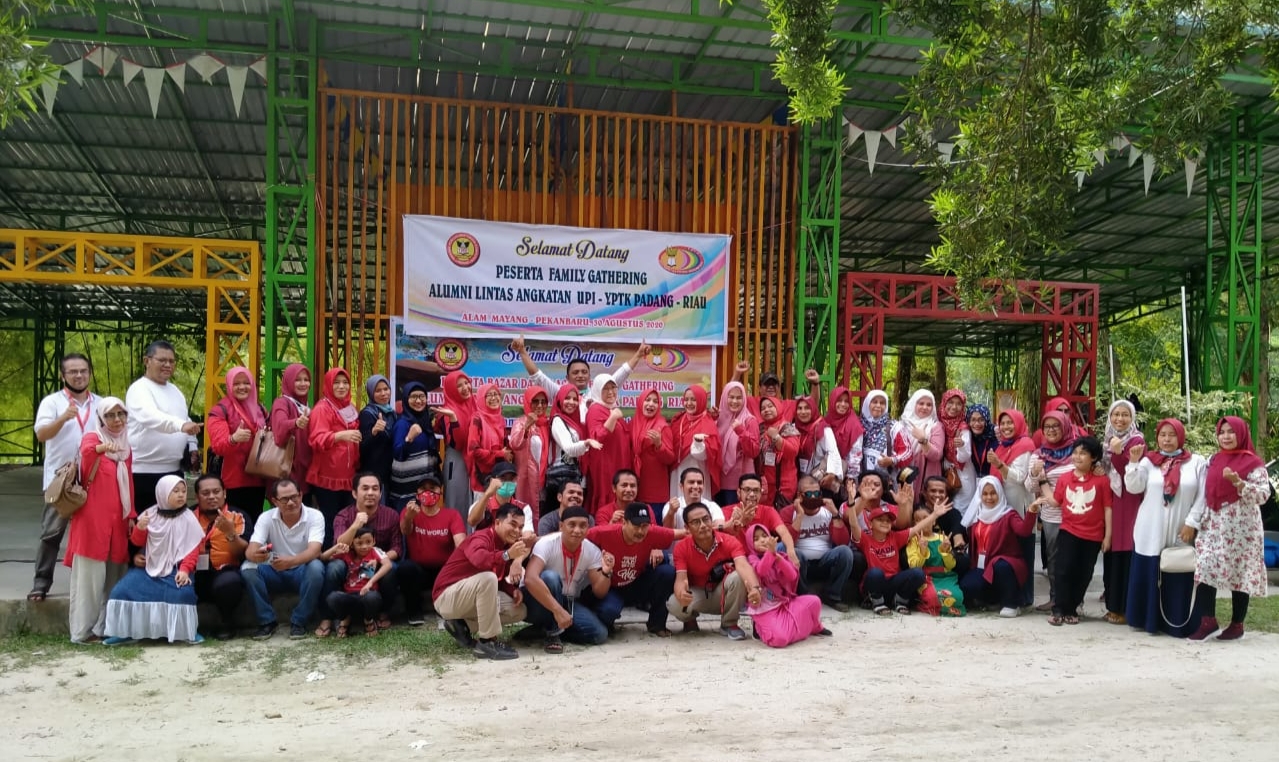 Alumni Lintas Angkatan UPI-YPTK Padang-Riau Gelar Acara 'Taragak Basuo' di Alam Mayang