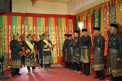 Datuk Seri Ferryandi Hadiri Pelantikan LAMR 5 Kecamatan