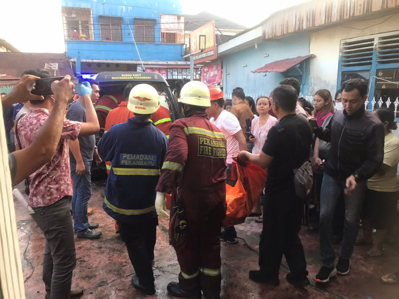 Kebakaran di Sukajadi Pekanbaru, 3 Penghuni Rumah Ditemukan Tewas dalam Kamar