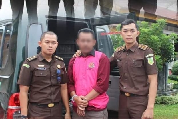 Diduga Terlibat Korupsi APBDes, Kejari Inhu Tahan Kades Tanjung Sari