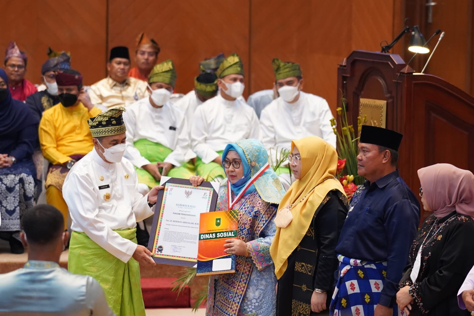 Hari Jadi ke-65, 12 Tokoh di Riau Raih Penghargaan dan Gelar Pejuang
