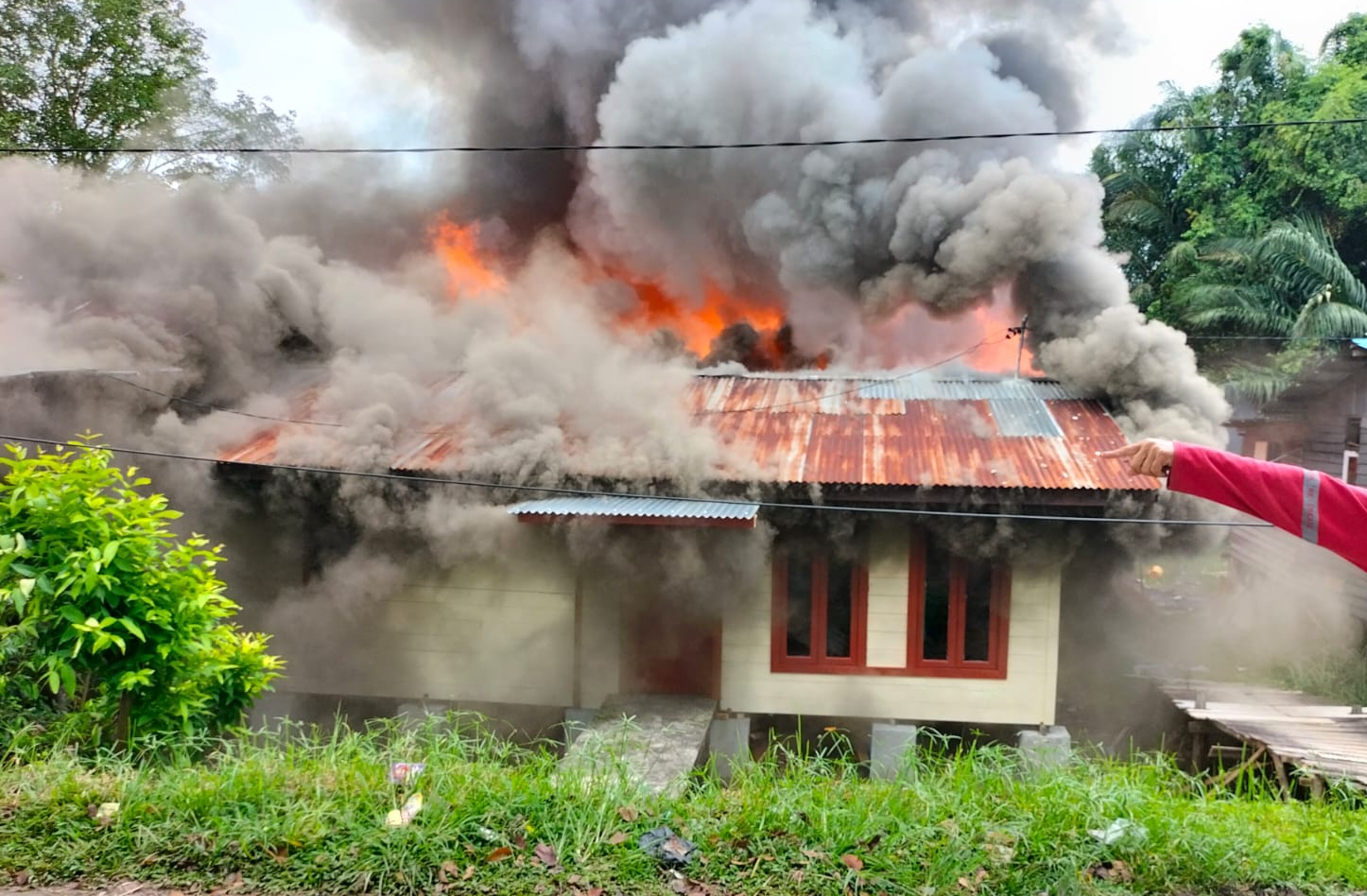 Si Jago Merah Mengamuk, 6 Rumah di Senapelan Ludes Terbakar