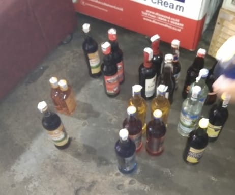 Satpol PP dan DPRD Pekanbaru Sita 25 Botol Miras di Toko Sembako Jalan Juanda 