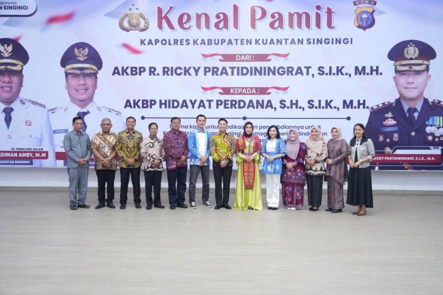 Kenal Pamit Kapolres Kuansing Bupati Suhardiman Apresiasi Dedikasi AKBP Ricky