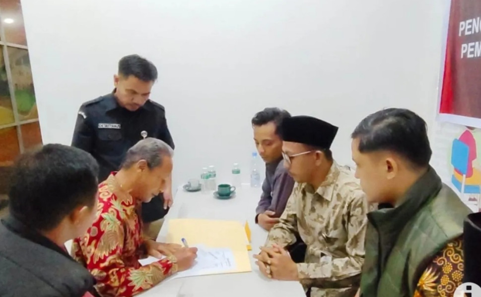 Tidak Penuhi Syarat, Paslon Perseorangan Turyono dan Lilik Rahayu Ditolak KPU Siak