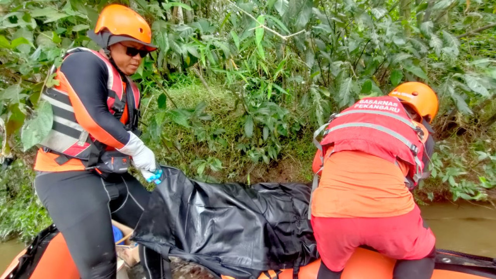 Wanita Loncat ke Sungai Batang Lubu-Rohul Ditemukan Mengambang
