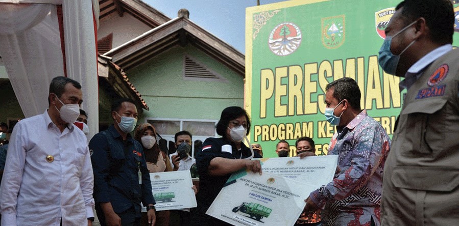 Pjs Bupati Kuansing Terima Bantuan Kemen-LHK