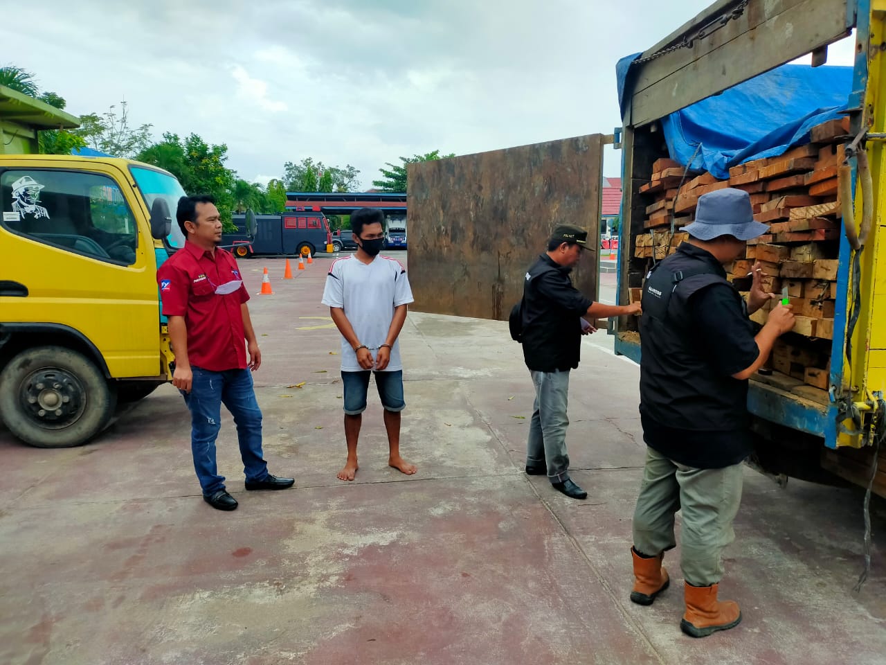 Berantas Illegal Logging, Polres Inhu Amankan Truk Bermuatan 5 Kubik Kayu