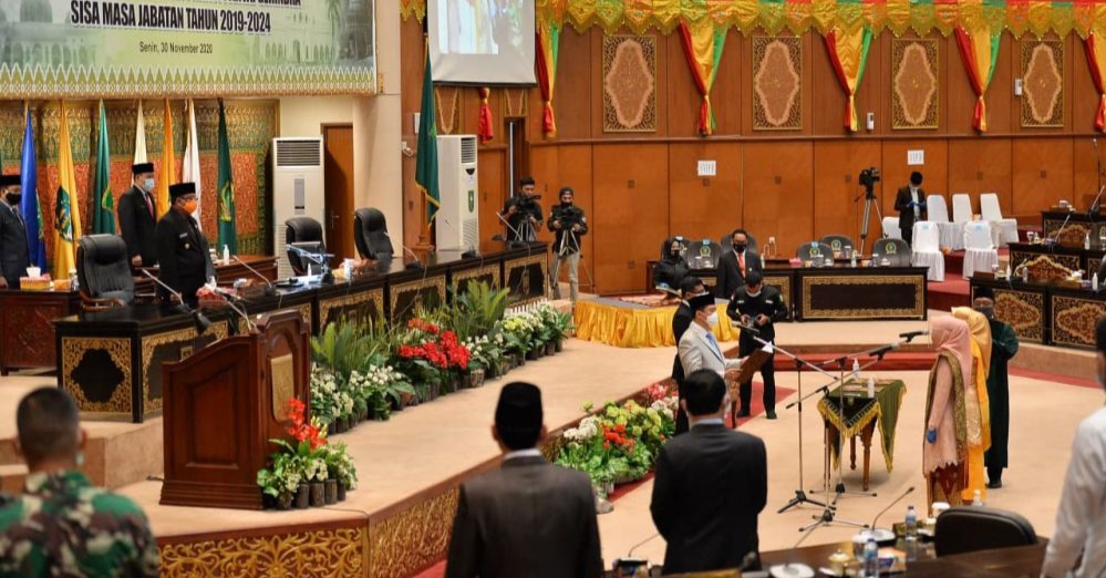 Yanti dan Dona Resmi Gantikan Eet dan Husni di DPRD Riau