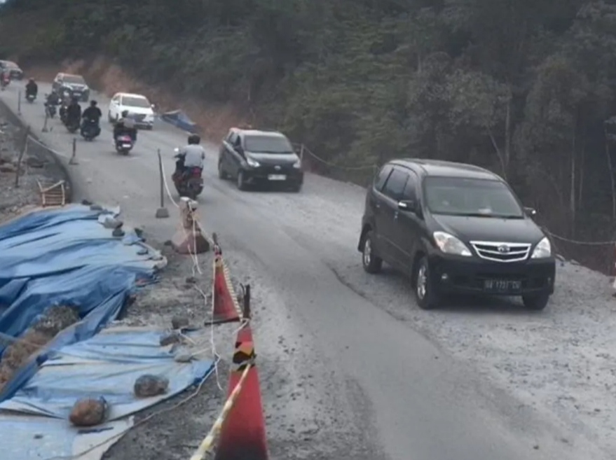 Jalan Lintas Riau - Sumbar di Desa Tanjung Alai Kampar Berlakukan Buka Tutup